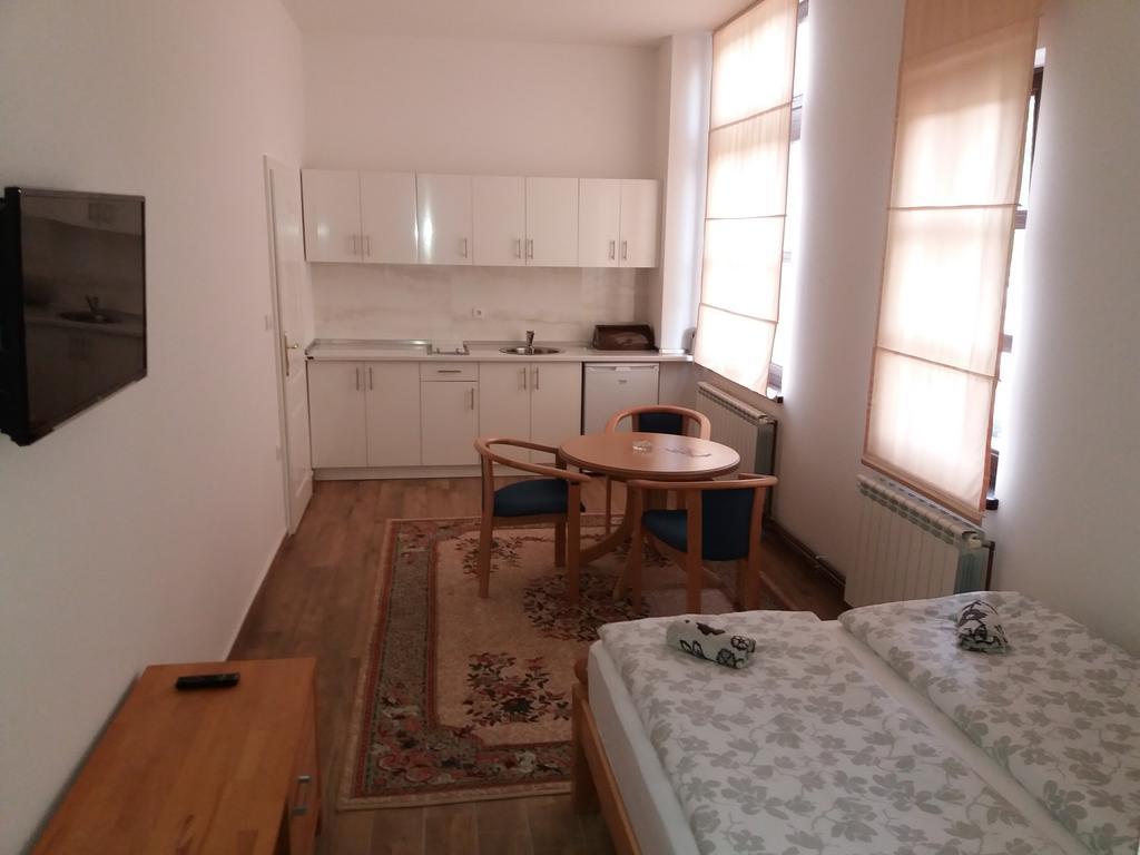 Apartments Ferhadija 바냐루카 외부 사진